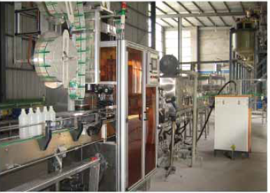 Vodootporna mašina za etikete sa steznim rukavima za PVC i PET boce