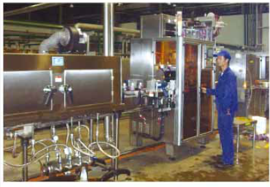 Vodootporna mašina za etikete sa steznim rukavima za PVC i PET boce