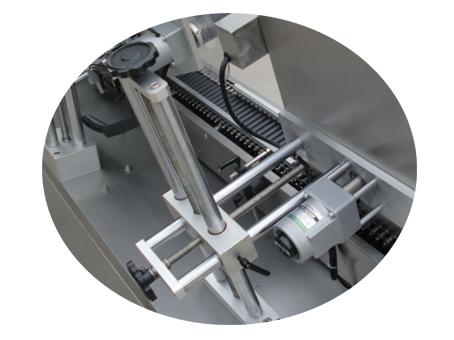 Stroj za etiketiranje papirne cijevi 500 valjka samoljepljiva naljepnica s naljepnicom od tkanine