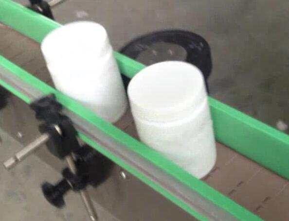 Mašina za etiketiranje okruglih boca, mašina za flaširanje i etiketiranje za teglu teglu šećera