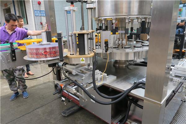 CE rotacijska naljepnica za etiketiranje Jedna potpuno automatska boca krilata