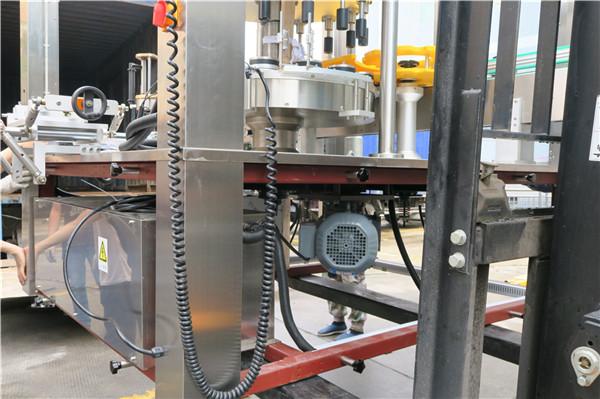 Debljina opreme mašine za označavanje rotacionih naljepnica sa okruglom bocom ≥ 30 mm