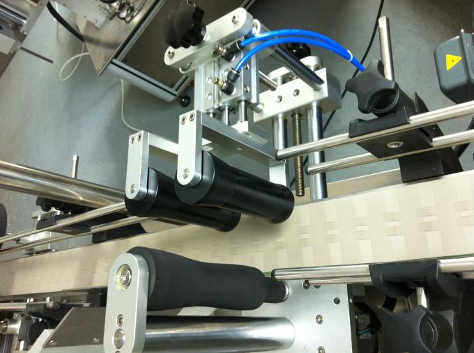 Stroj za etiketiranje samoljepljivih naljepnica na staklenim bocama, stroj za etiketiranje staklenih boca