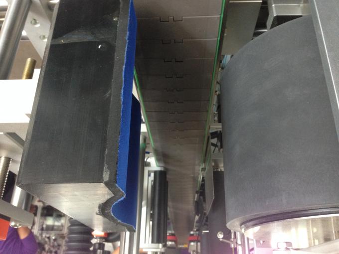 Automatski aplikator naljepnica za naljepnice za plastičnu / staklenu okruglu bocu