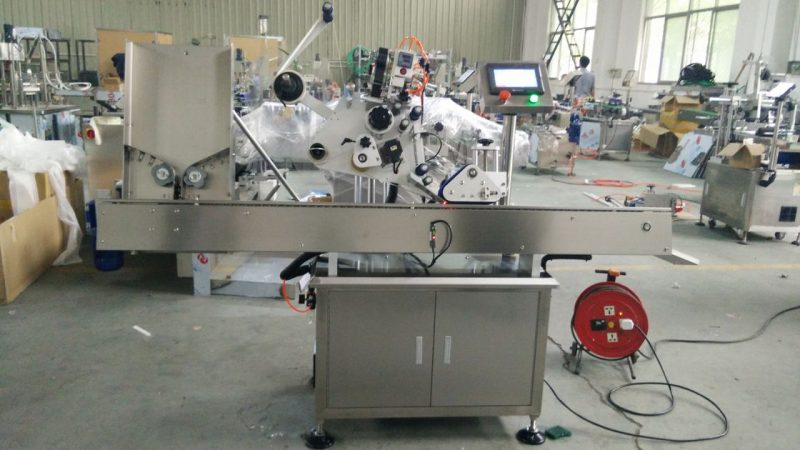 Kina velike brzine male okrugle limenke za naljepnice, mašina za naljepnice s naljepnicama za oči, crna boca za dobavljača kozmetike