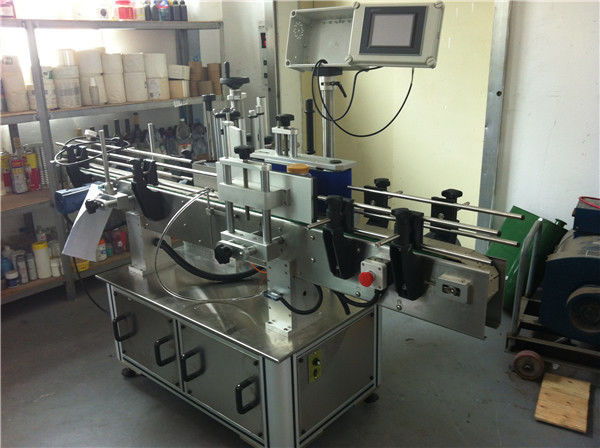 Mašina za etiketiranje naljepnica sa okruglim bocama od soka od voća i povrća za industriju pića