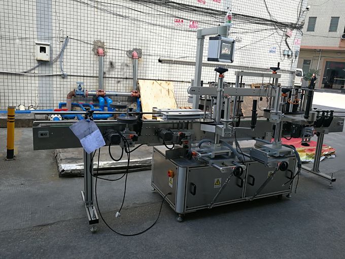 Mašina za samolijepljivanje sa tri etikete, napon 110V / 380V