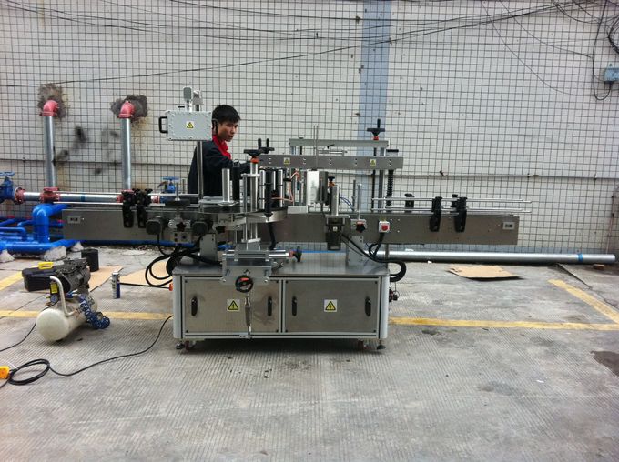 Potpuno automatska ljepljiva mašina za etiketiranje okruglih boca za boce za kućne ljubimce sprijeda i straga